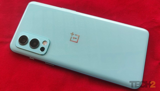 Este teléfono ejecuta OxygenOS 11.3 basado en Android 11, y la actualización de Android 12 ya comenzó a implementarse para este dispositivo.