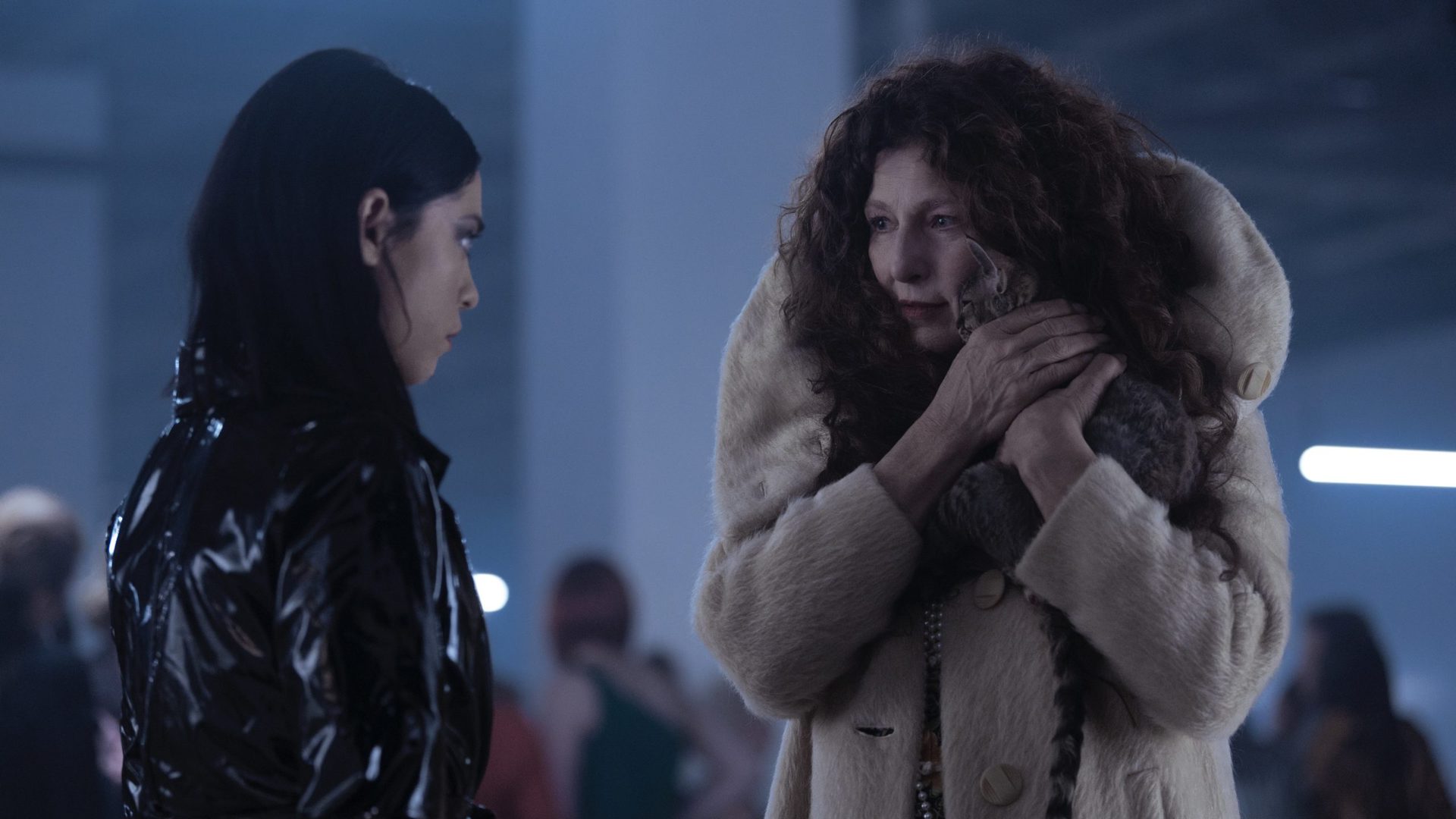 Rosa Salazar y Katherine Keener en una fiesta en Brand New Cherry Flavor - shows como Archive 81