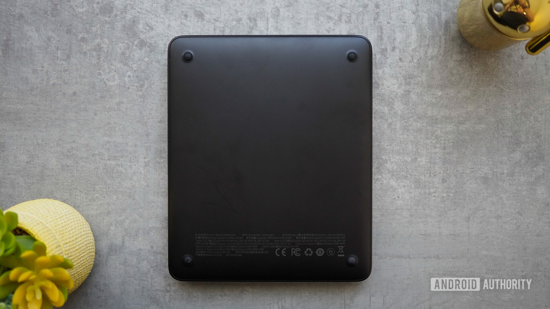 Pies inferiores de goma para batería portátil Baseus Blade de 100 W