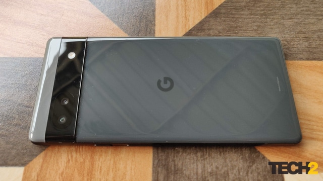 Revisión a largo plazo de Google Pixel 6a Panel posterior