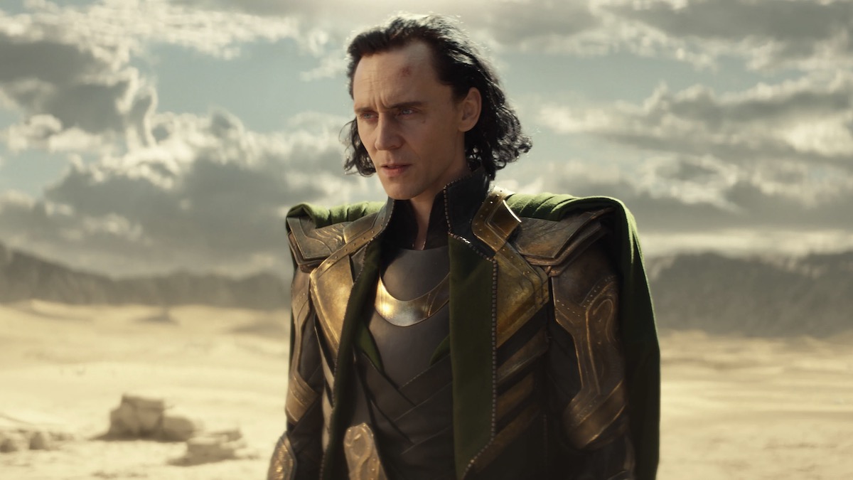 Tom Hiddleston en el desierto como Loki - Loki temporada 2