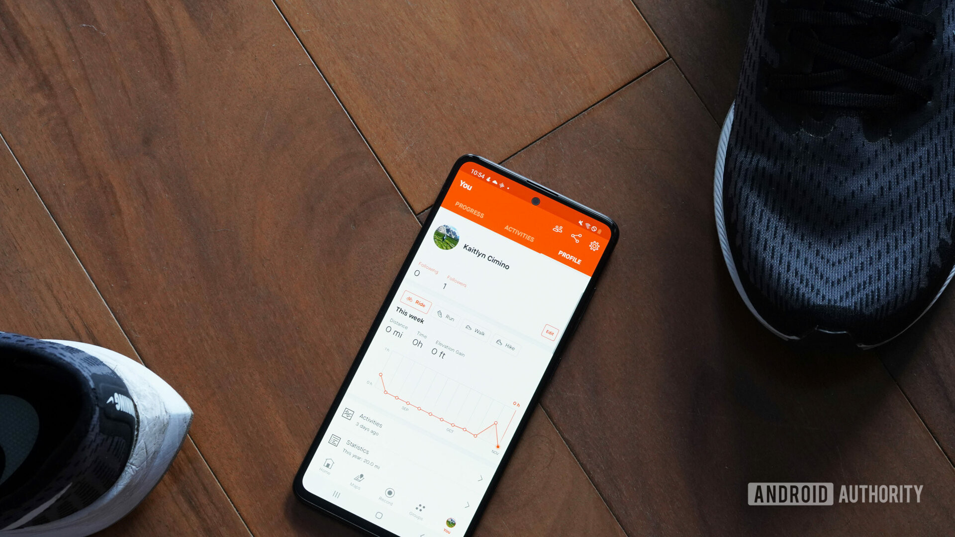 Un Galaxy A51 muestra el perfil de un usuario.