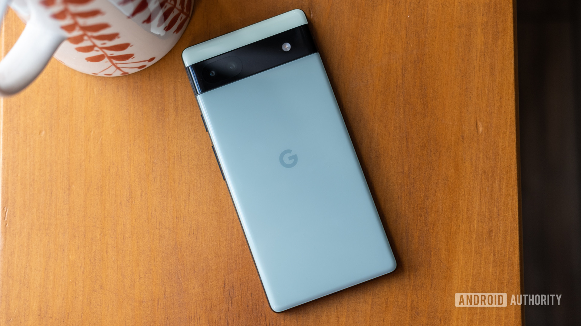 google pixel 6a back - Los mejores teléfonos económicos con cámara