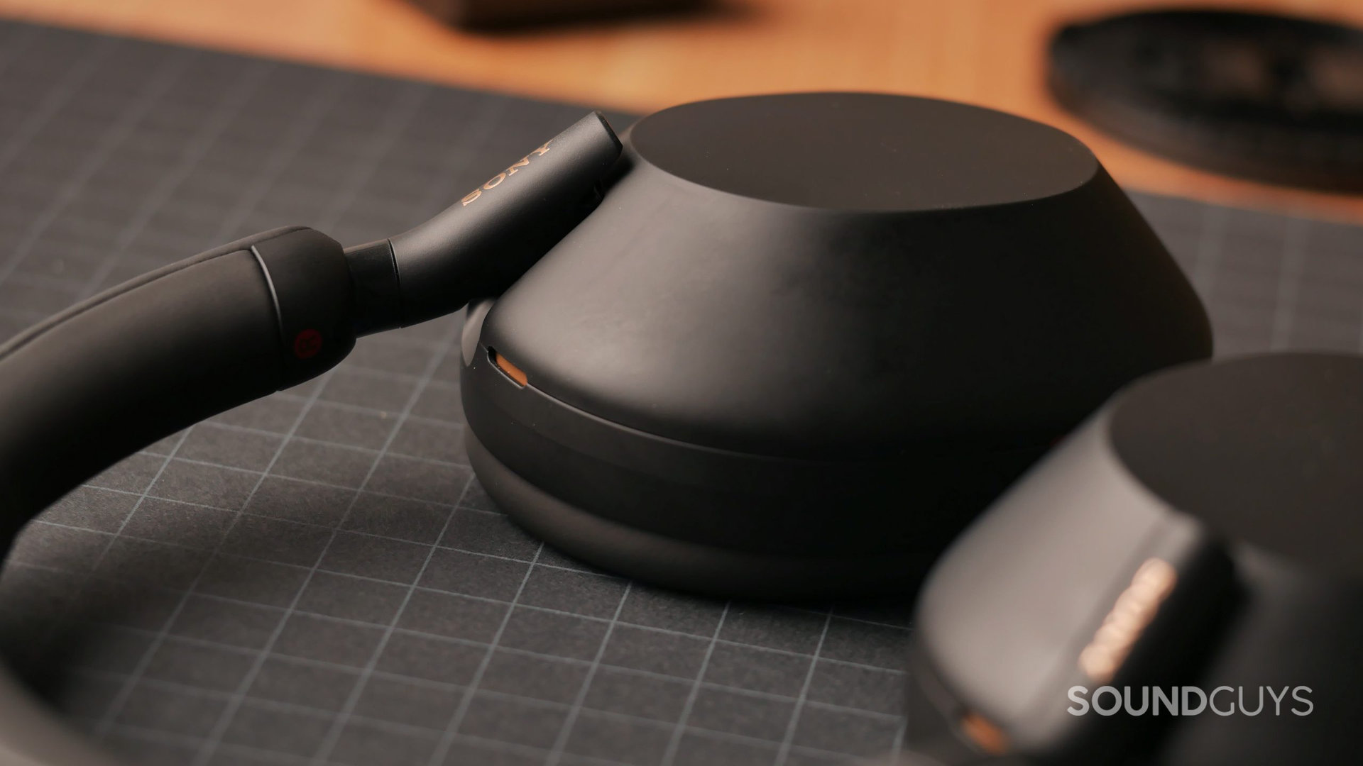 El Sony WH-1000XM5 encabeza la venta del Black Friday de Sony.