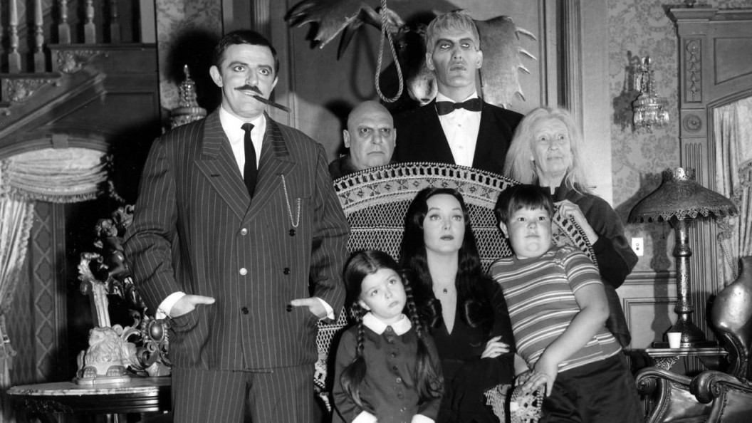 la serie de televisión de la familia addams muestra como el miércoles