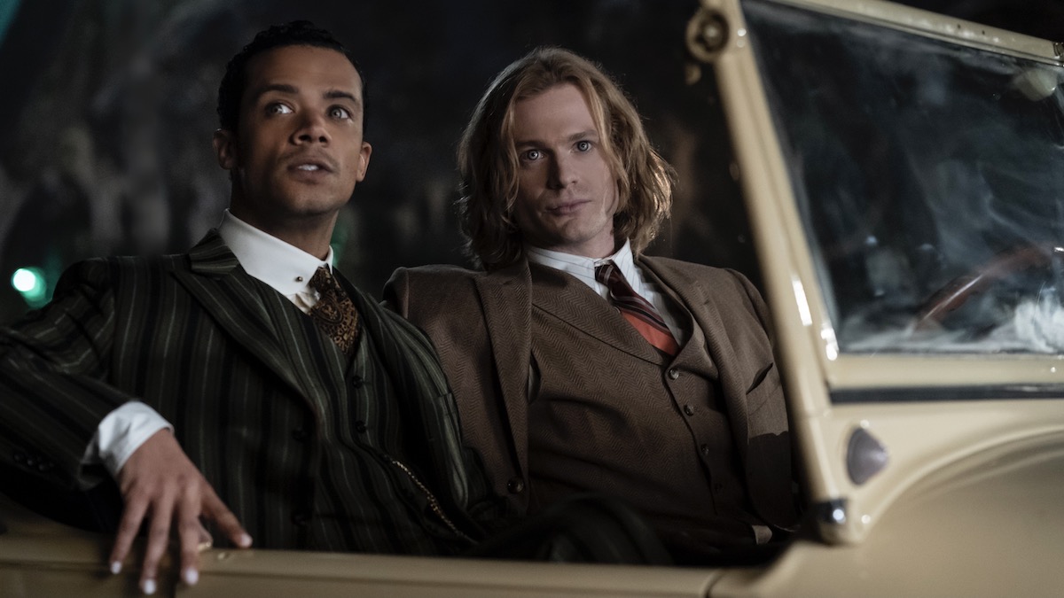  Los programas de transmisión extrañaron a Jacob Anderson como Louis De Point Du Lac y Sam Reid como Lestat De Lioncourt en Entrevista con el vampiro