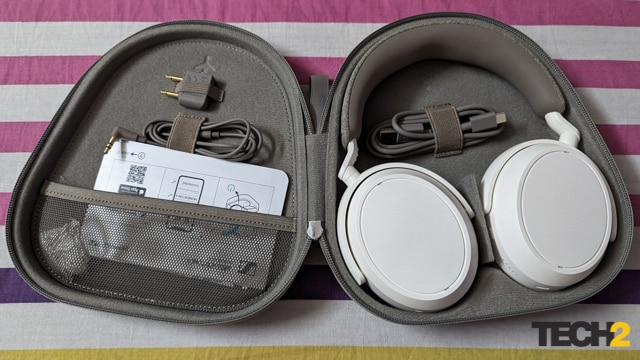 Revisión de los auriculares inalámbricos Sennheiser Momentum 4 Estuche de transporte